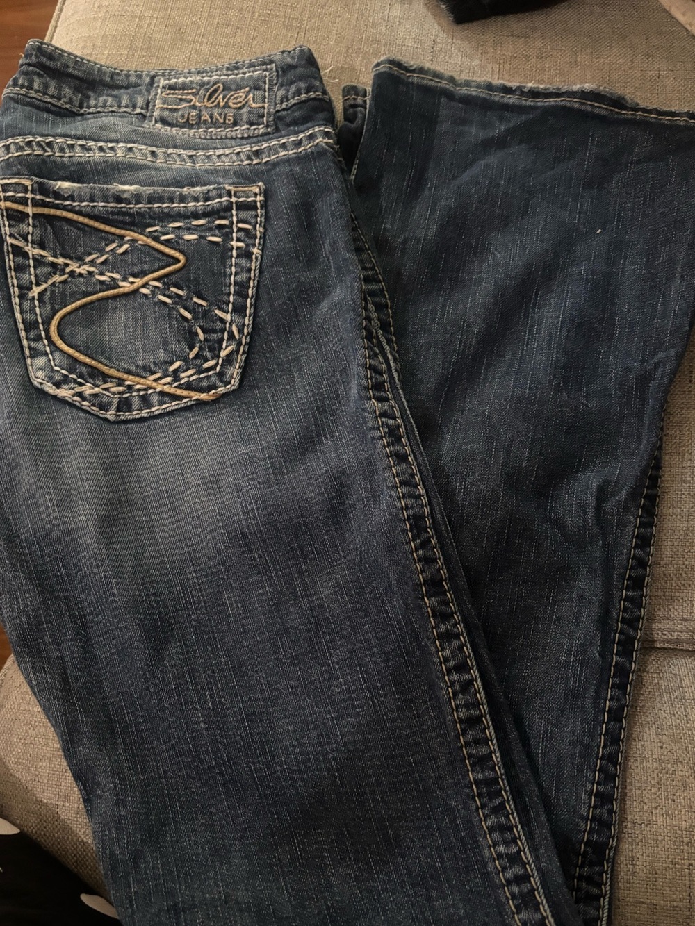 Silver Jeans  Bootcut Jeans with Embroidered Back Pockets W28/L33